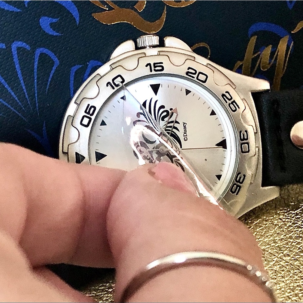 ⭐️💲SOLD💲⭐️ RARE ⭐️ DISNEY ⭐️ Club 33 Pocket Watch - Picture 7 of 16